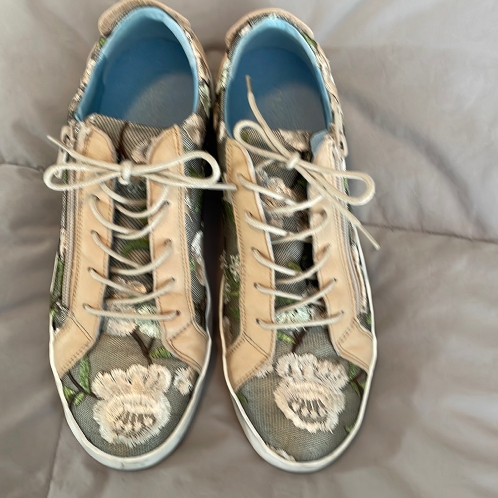 Worn once!! Hi fashion, Stylish cloud shoes
